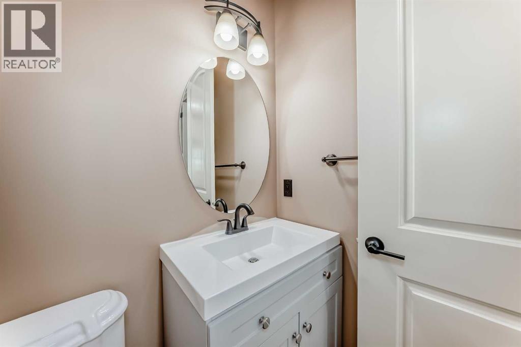 Single Family House for Sale in  Everoak Park SW Evergreen Calgary 