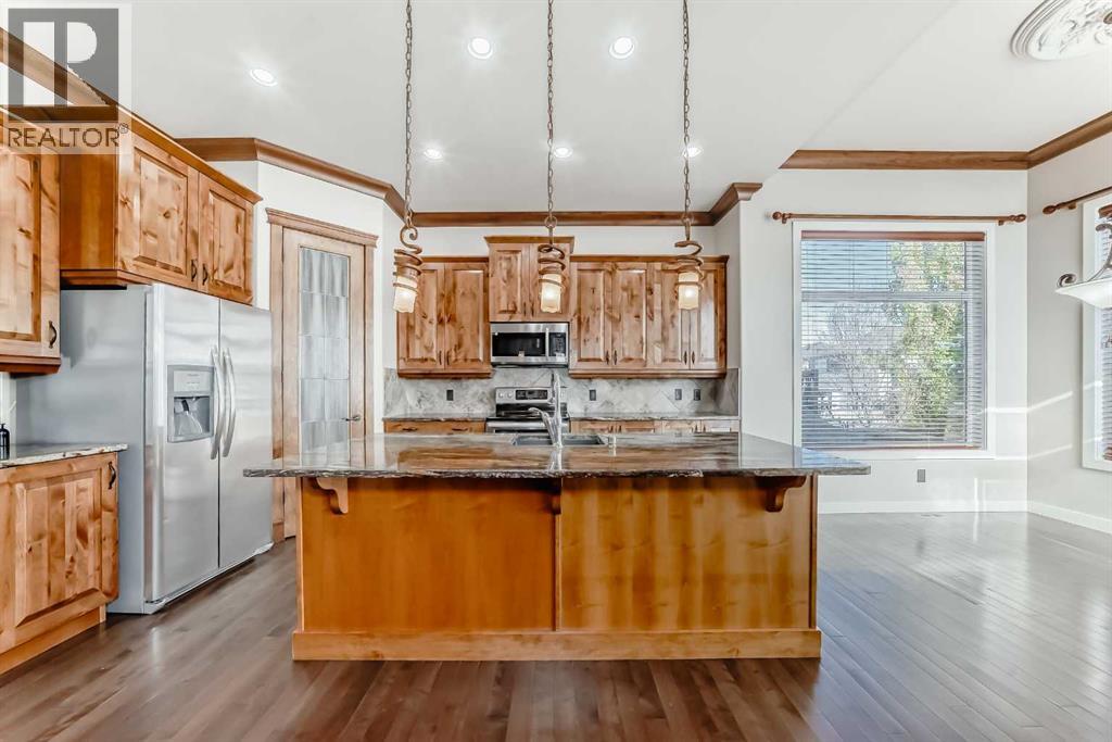 Single Family House for Sale in  Everoak Park SW Evergreen Calgary 