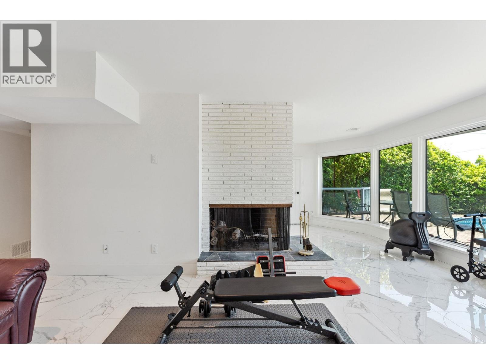 1725 ROSEBERY AVENUE, West Vancouver