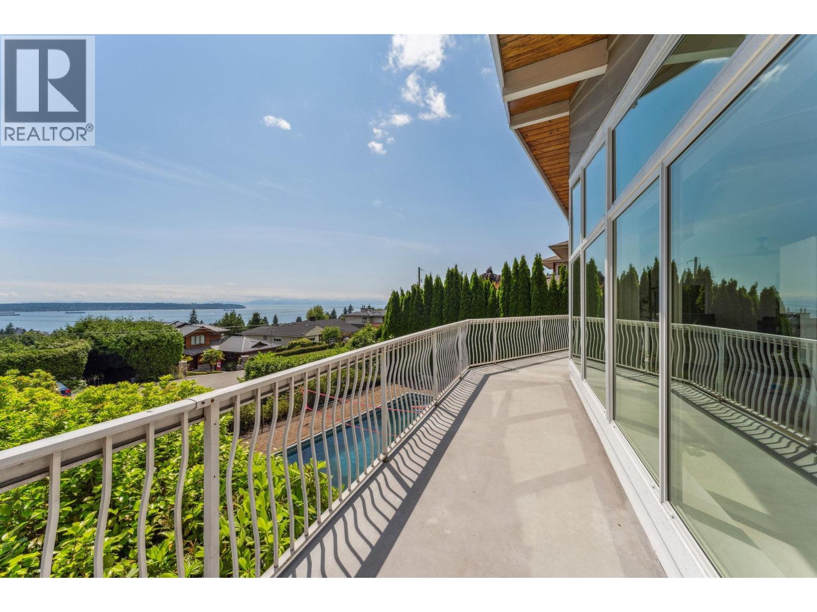 1725 ROSEBERY AVENUE, West Vancouver