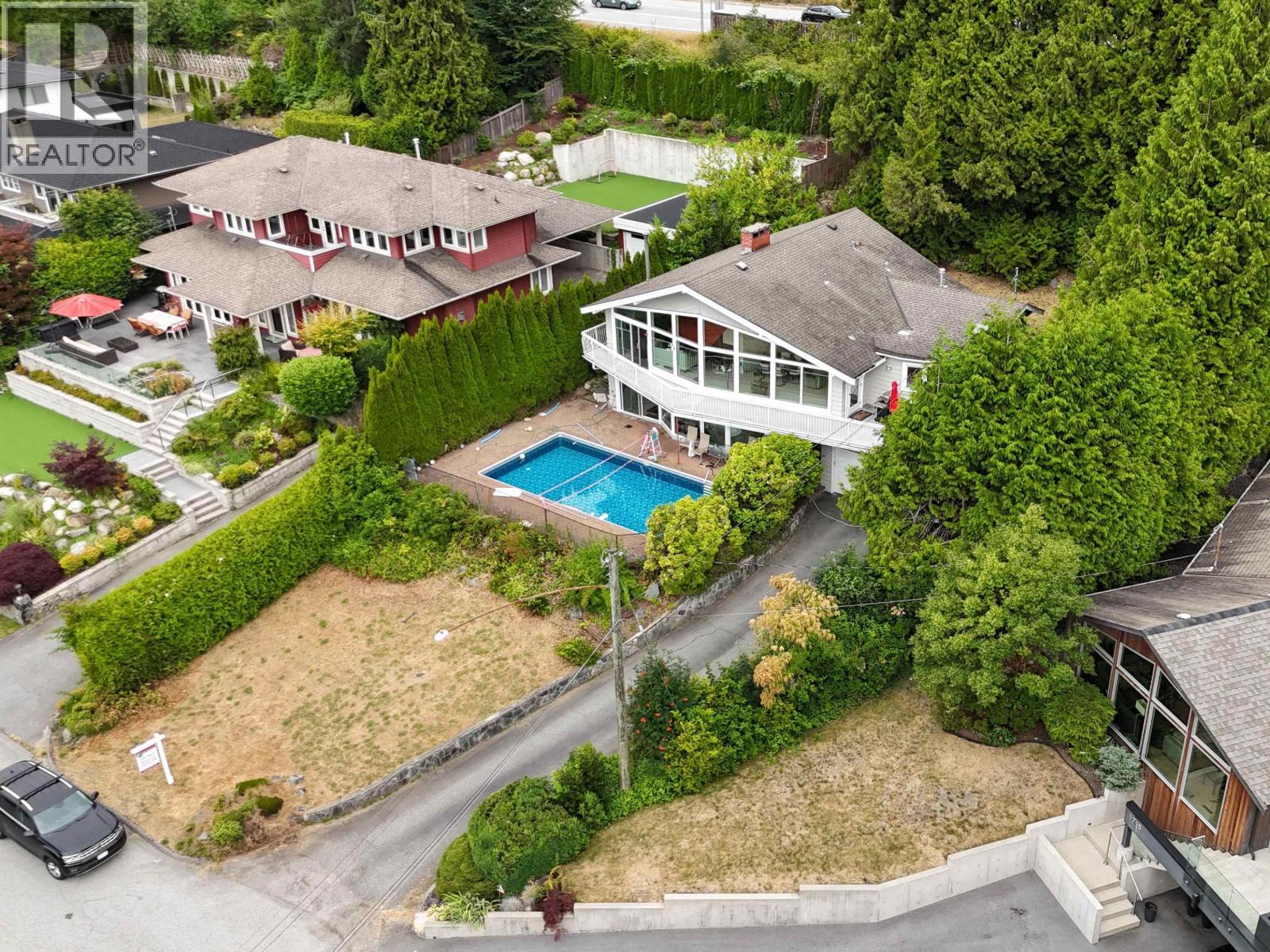 1725 ROSEBERY AVENUE, West Vancouver