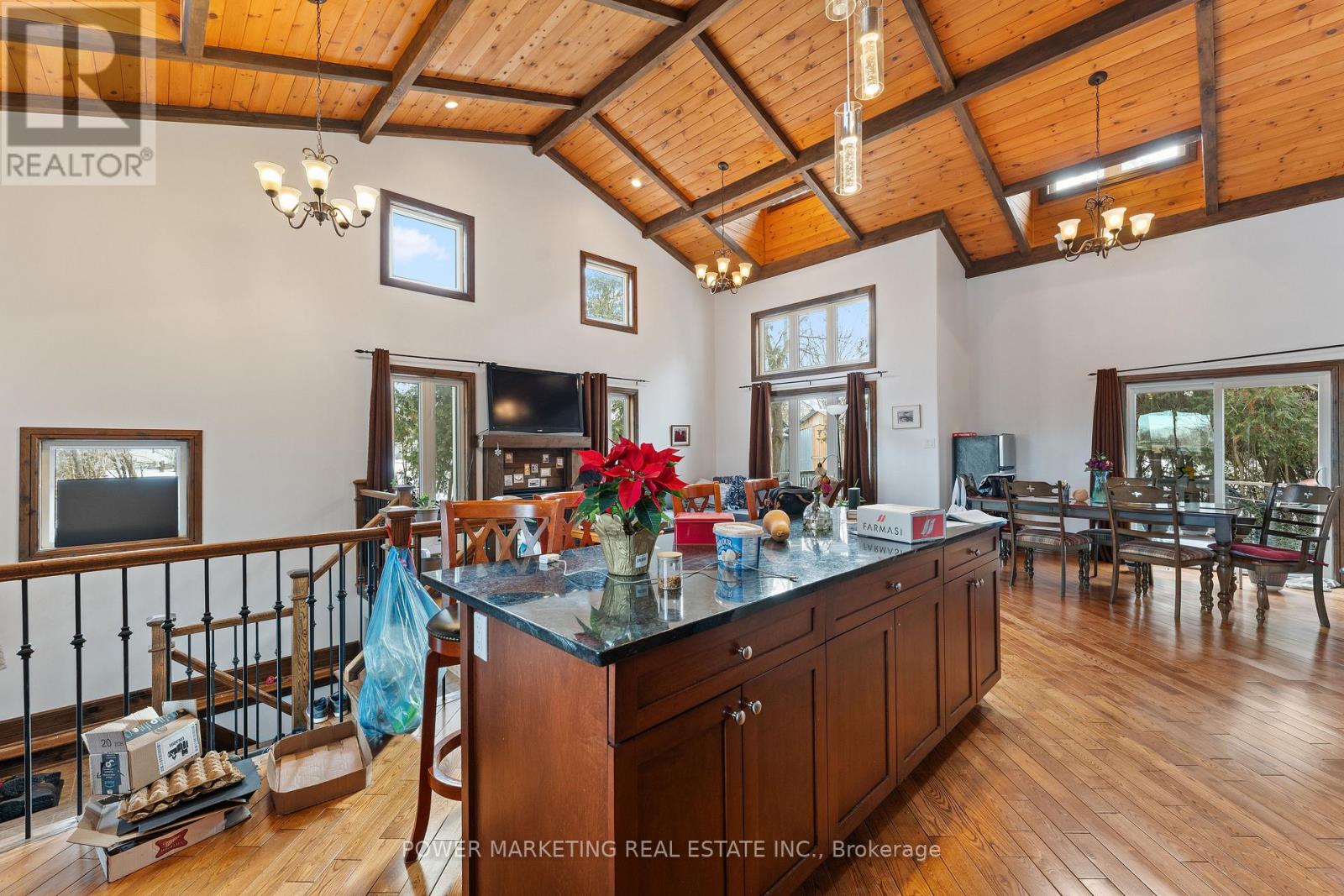 6030 BANK STREET - 10