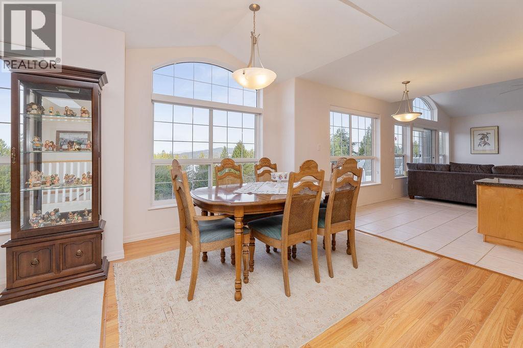 5174 RADCLIFFE ROAD, Sechelt