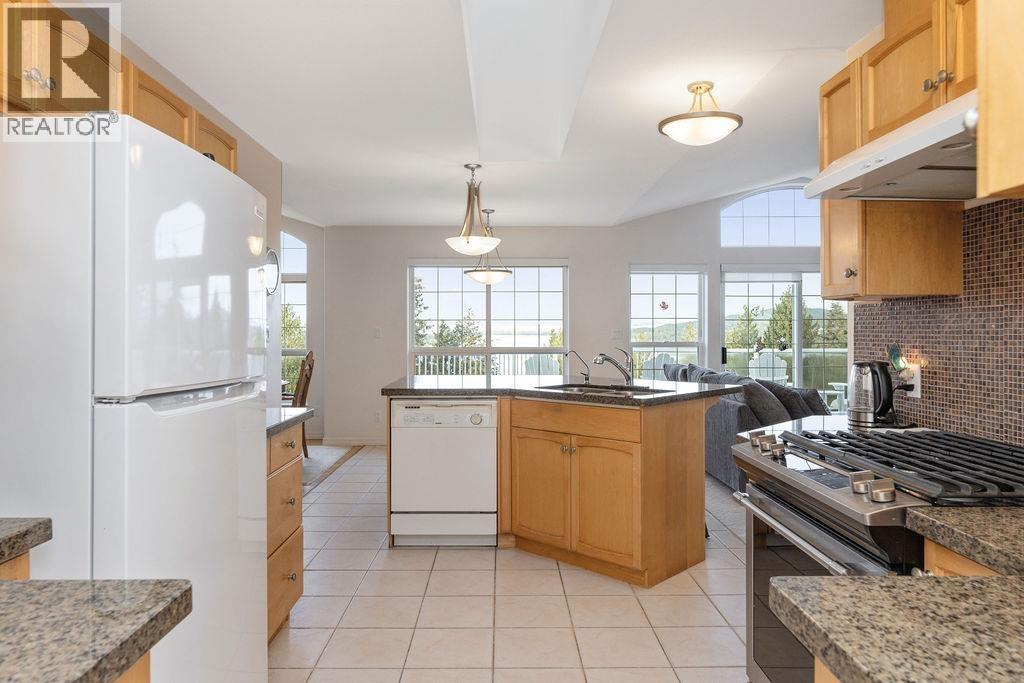 5174 RADCLIFFE ROAD, Sechelt