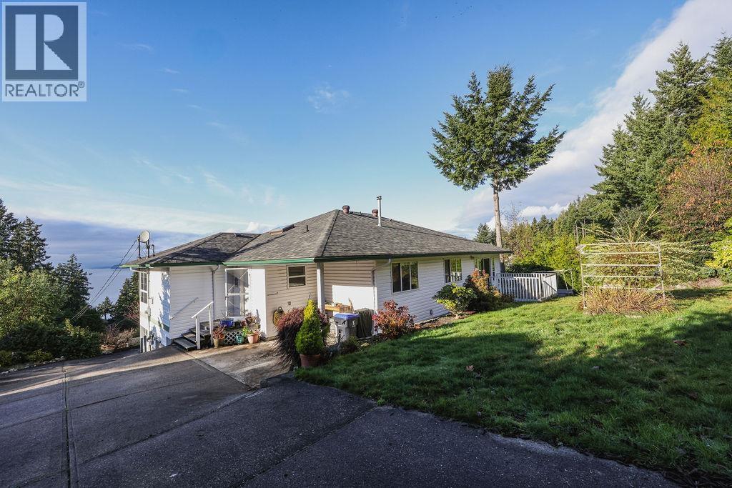 5174 RADCLIFFE ROAD, Sechelt