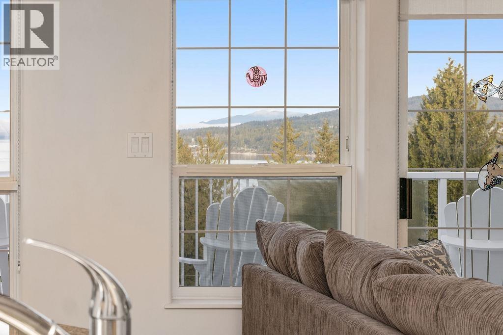 5174 RADCLIFFE ROAD, Sechelt