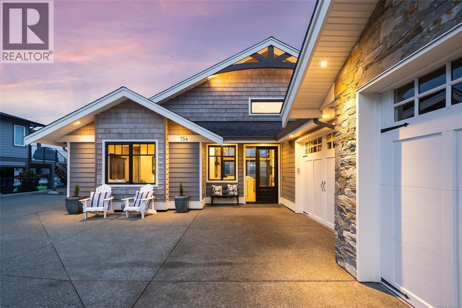 754 Nelson Rd, Campbell River