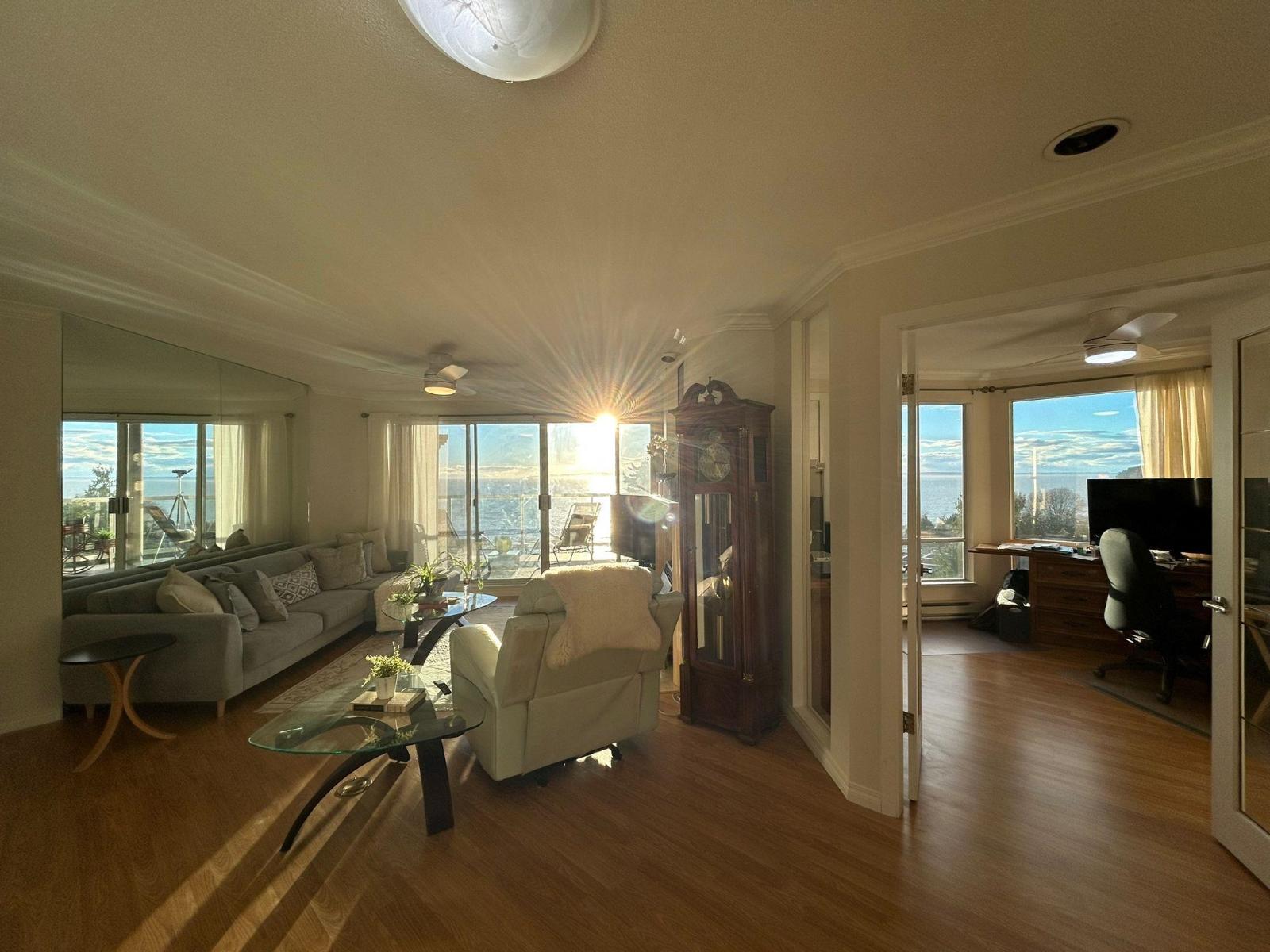 402 15025 VICTORIA AVENUE, White Rock