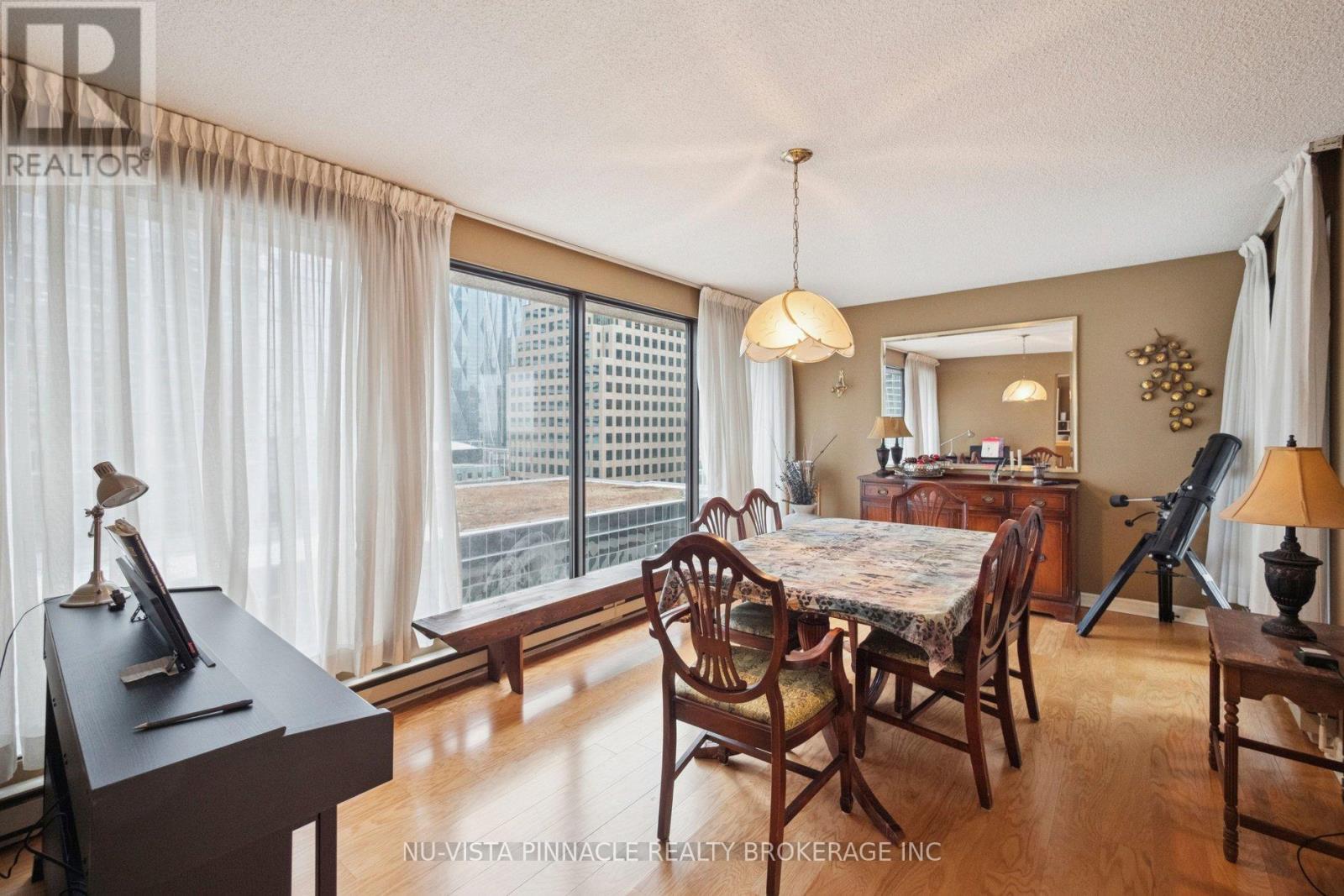#1418 55 HARBOUR SQUARE - 18