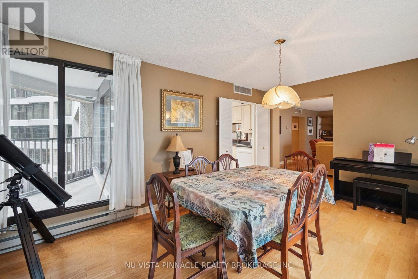 #1418 55 HARBOUR SQUARE - 20