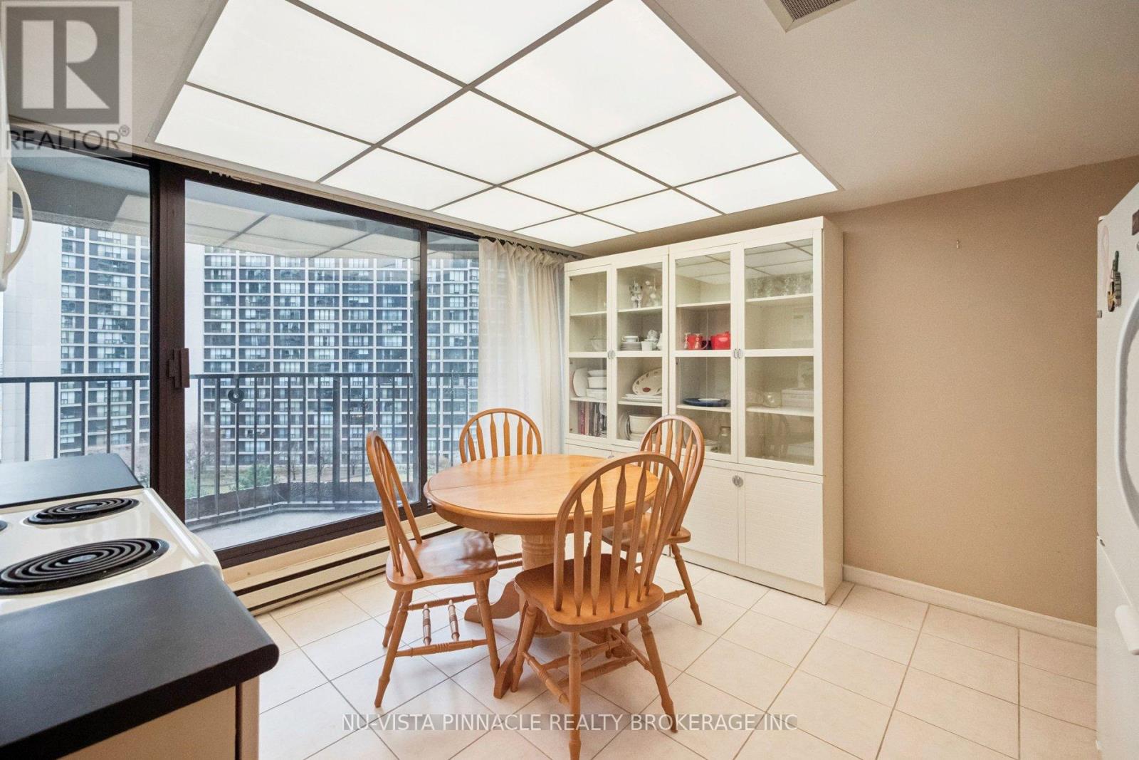 #1418 55 HARBOUR SQUARE - 22