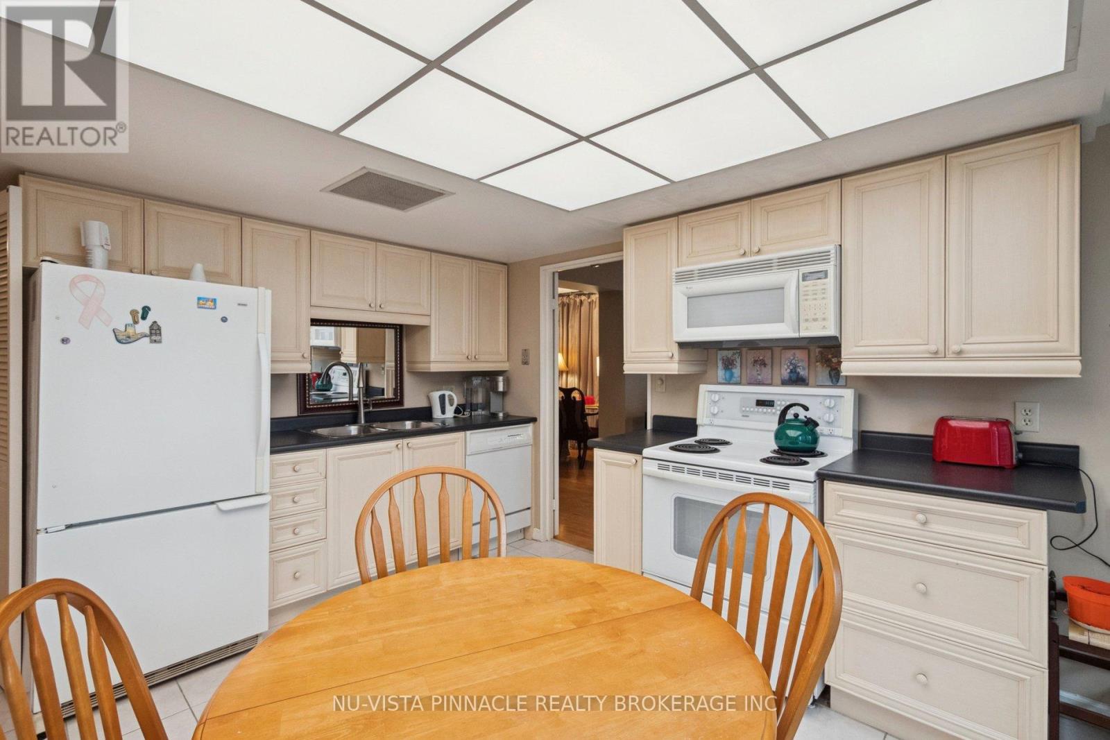 #1418 55 HARBOUR SQUARE - 24