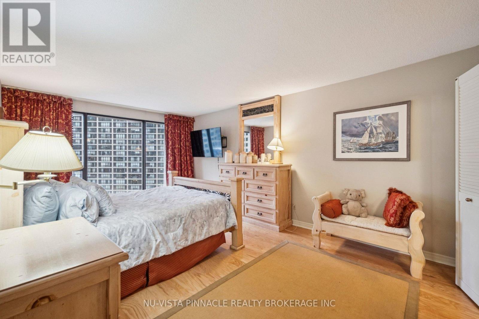#1418 55 HARBOUR SQUARE - 27