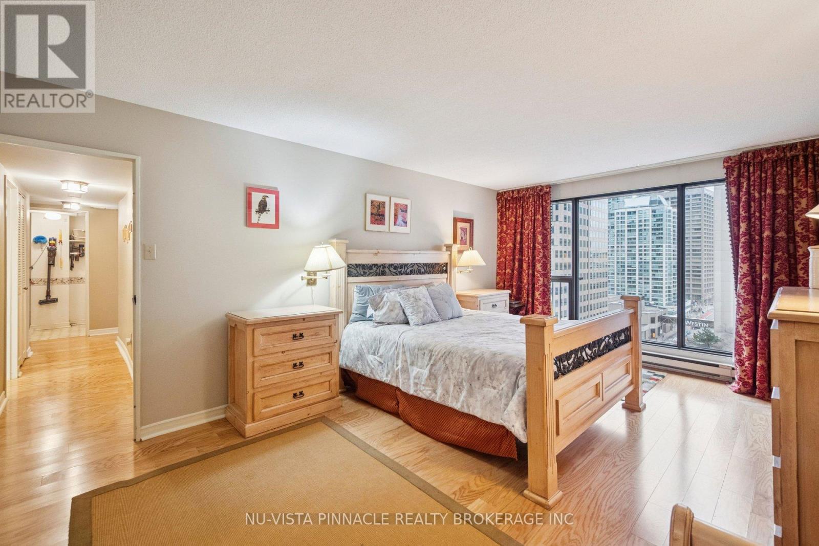 #1418 55 HARBOUR SQUARE - 28
