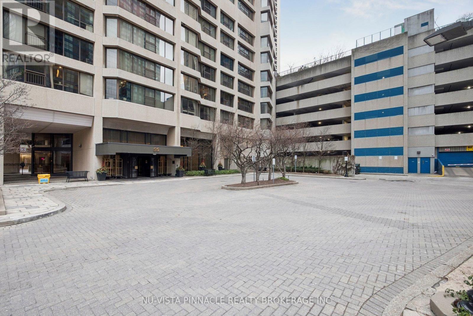 #1418 55 HARBOUR SQUARE - 3