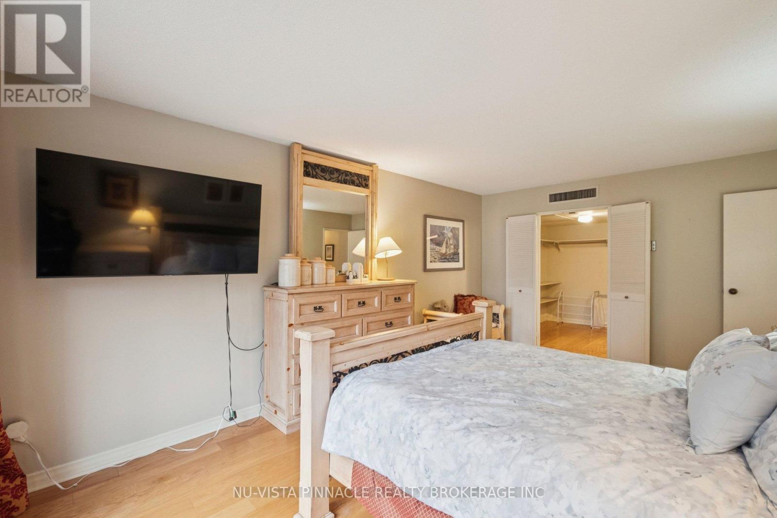 #1418 55 HARBOUR SQUARE - 30