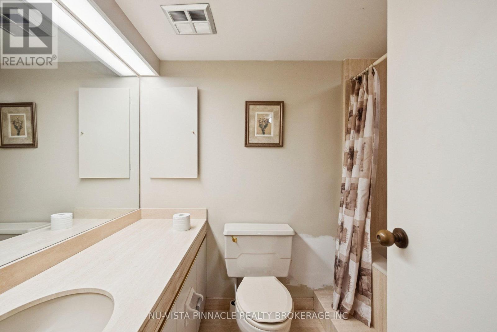 #1418 55 HARBOUR SQUARE - 33