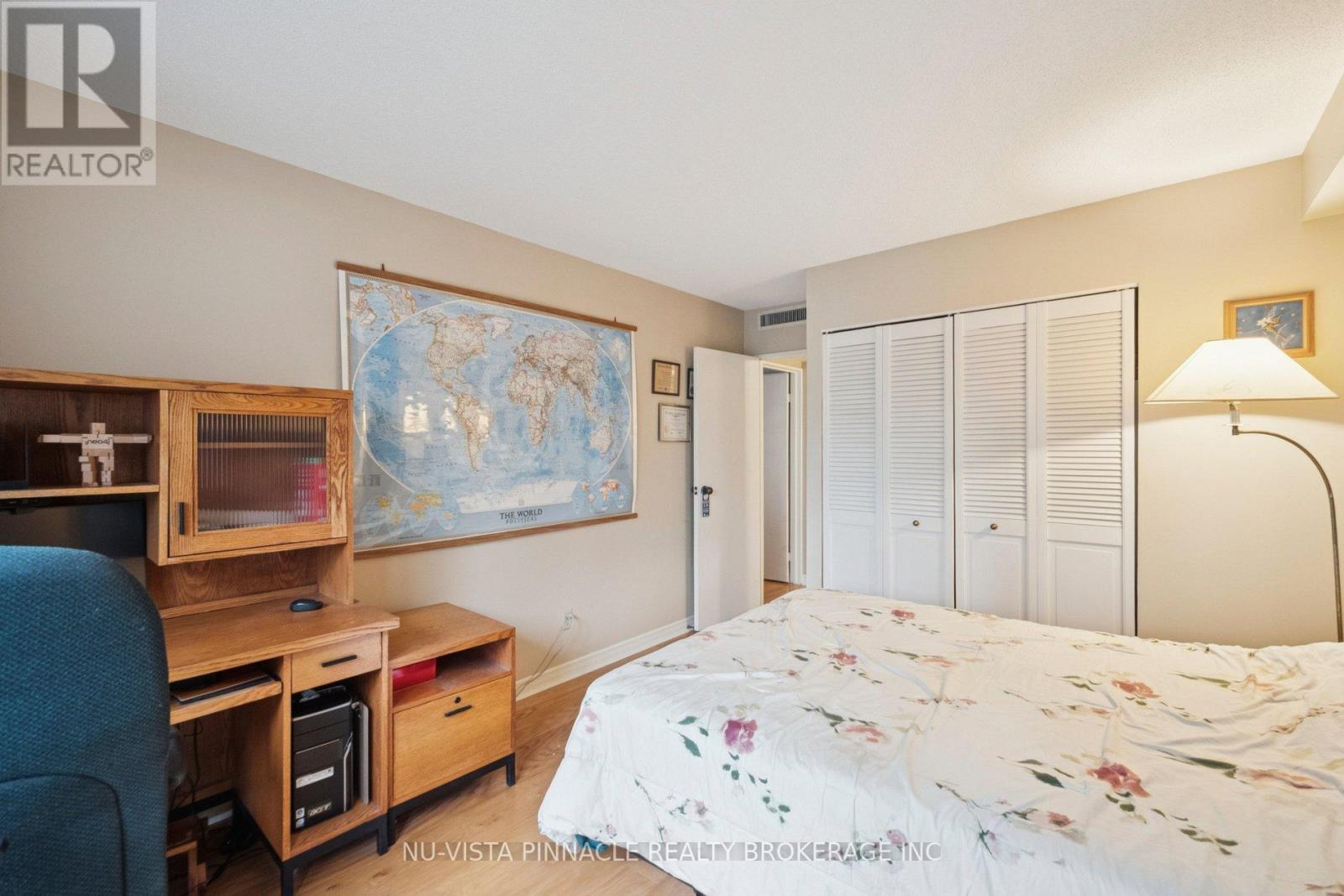 #1418 55 HARBOUR SQUARE - 36