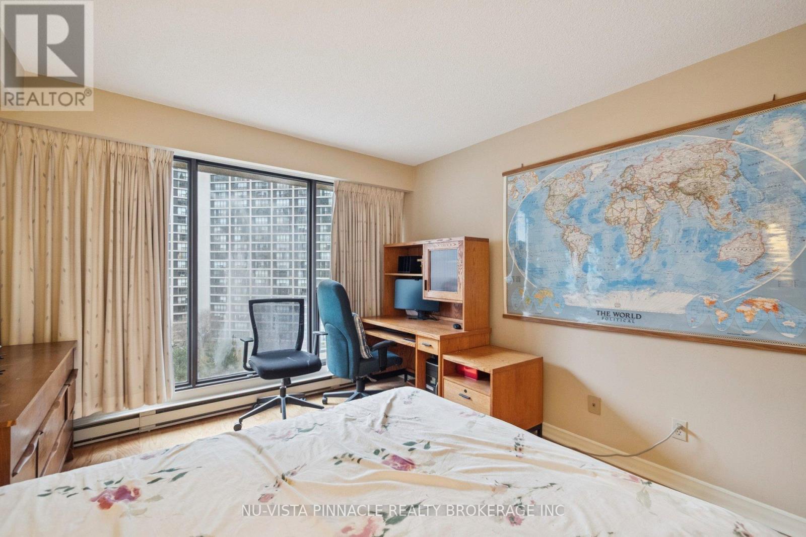 #1418 55 HARBOUR SQUARE - 37