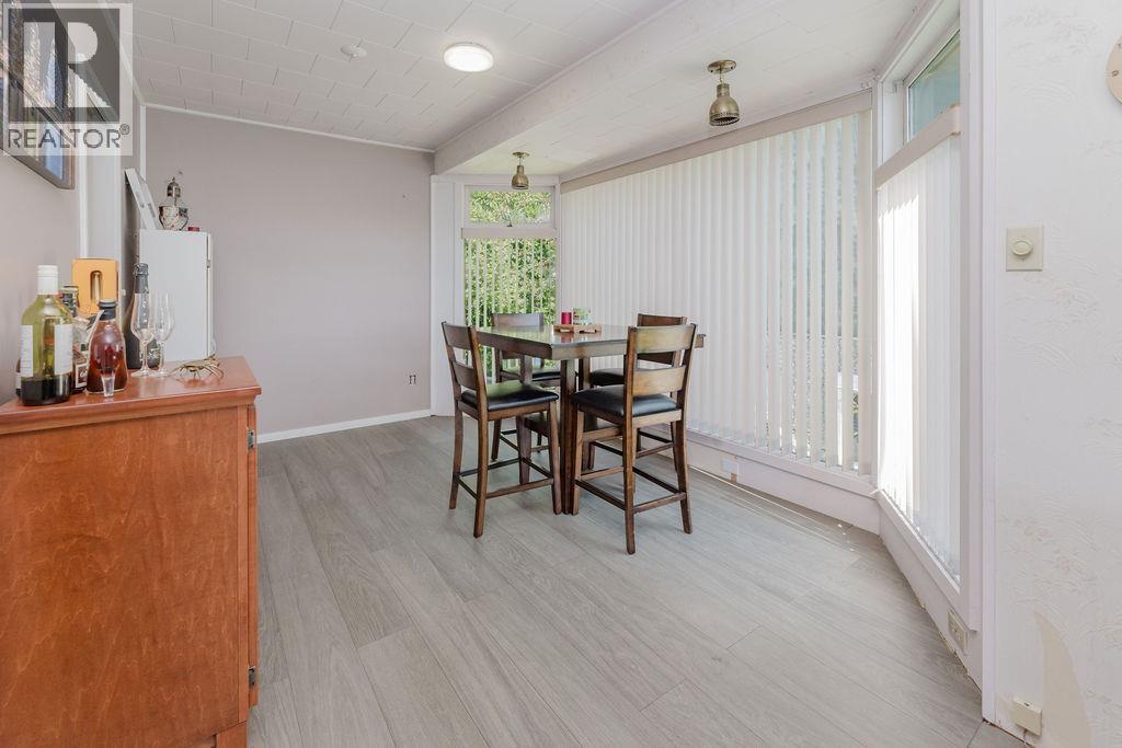 614 GLEN ROAD, Gibsons