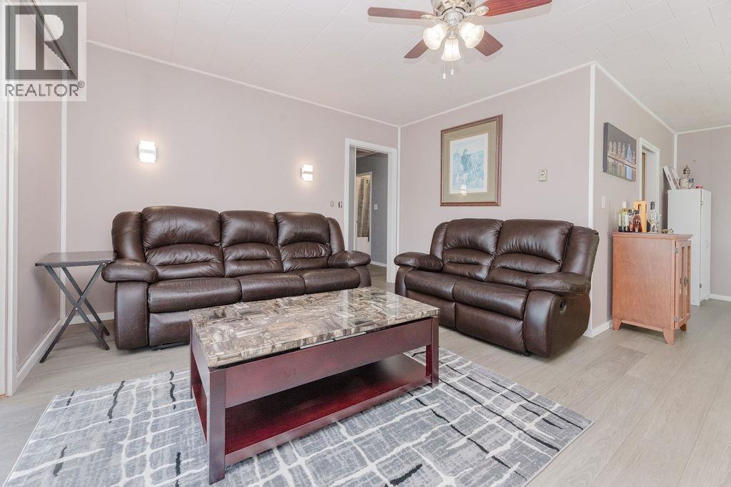 614 GLEN ROAD, Gibsons