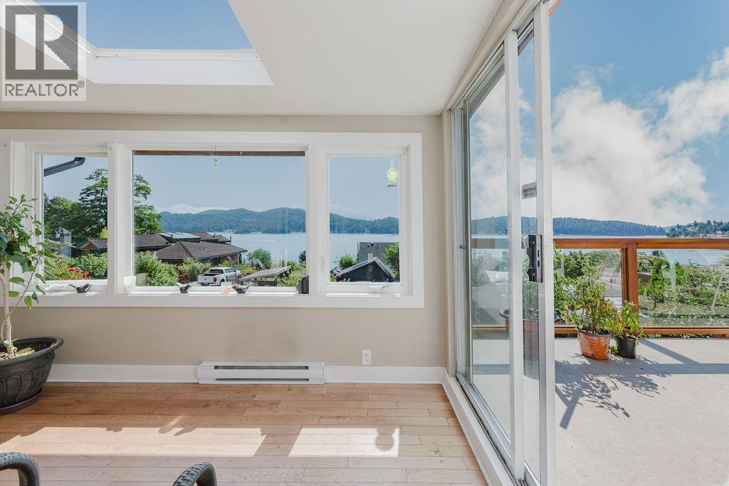 614 GLEN ROAD, Gibsons