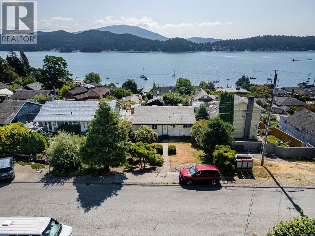 614 GLEN ROAD, Gibsons