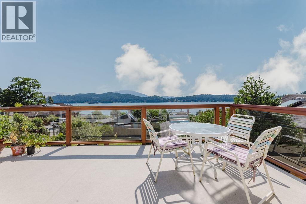 614 GLEN ROAD, Gibsons