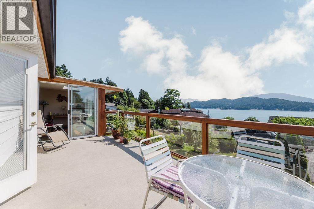 614 GLEN ROAD, Gibsons