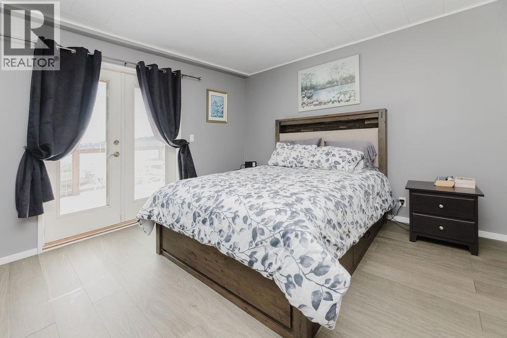 614 GLEN ROAD, Gibsons