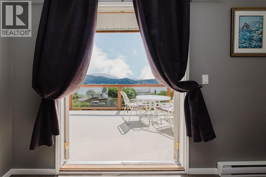 614 GLEN ROAD, Gibsons