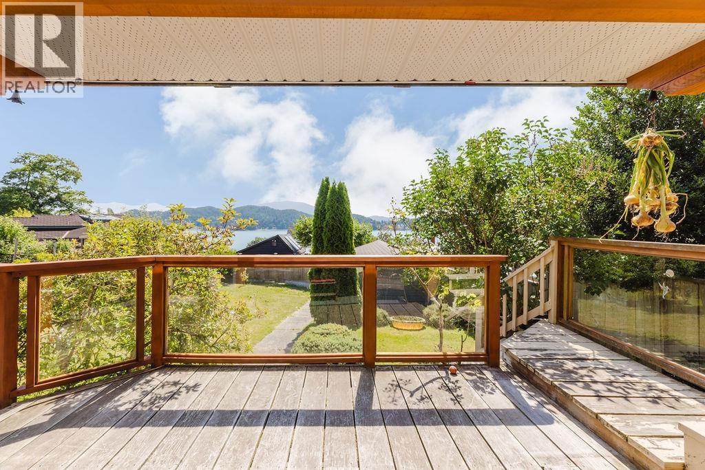 614 GLEN ROAD, Gibsons