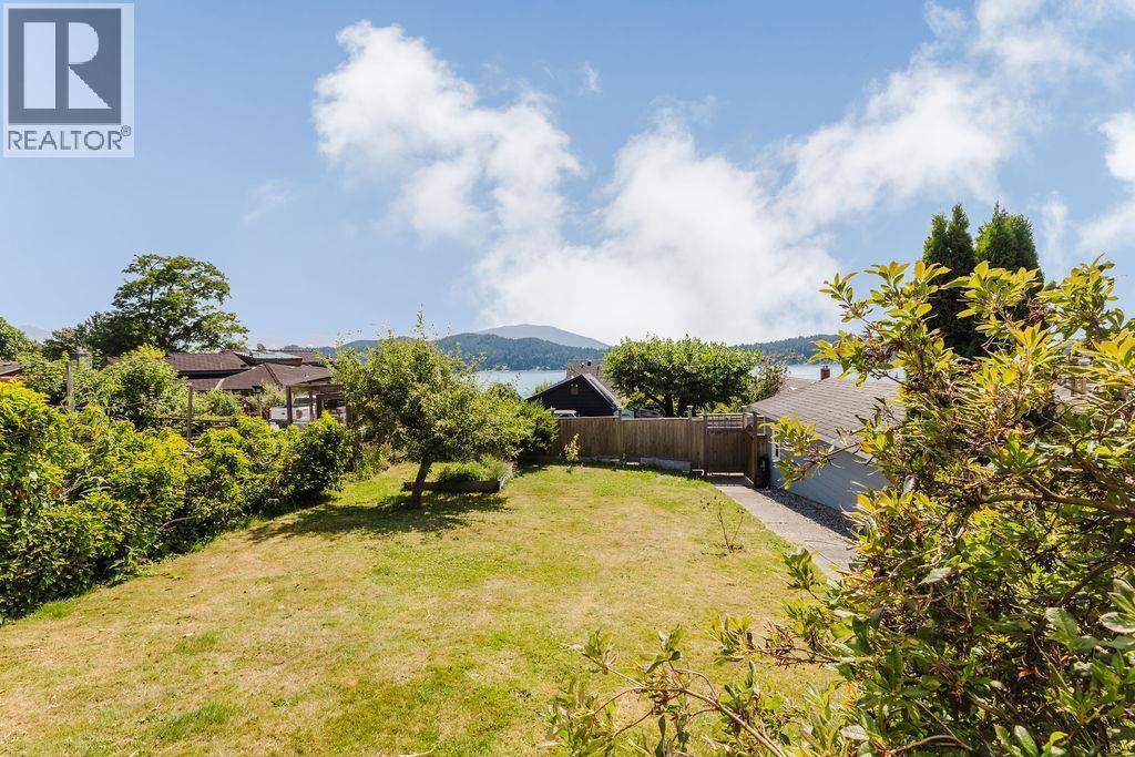 614 GLEN ROAD, Gibsons