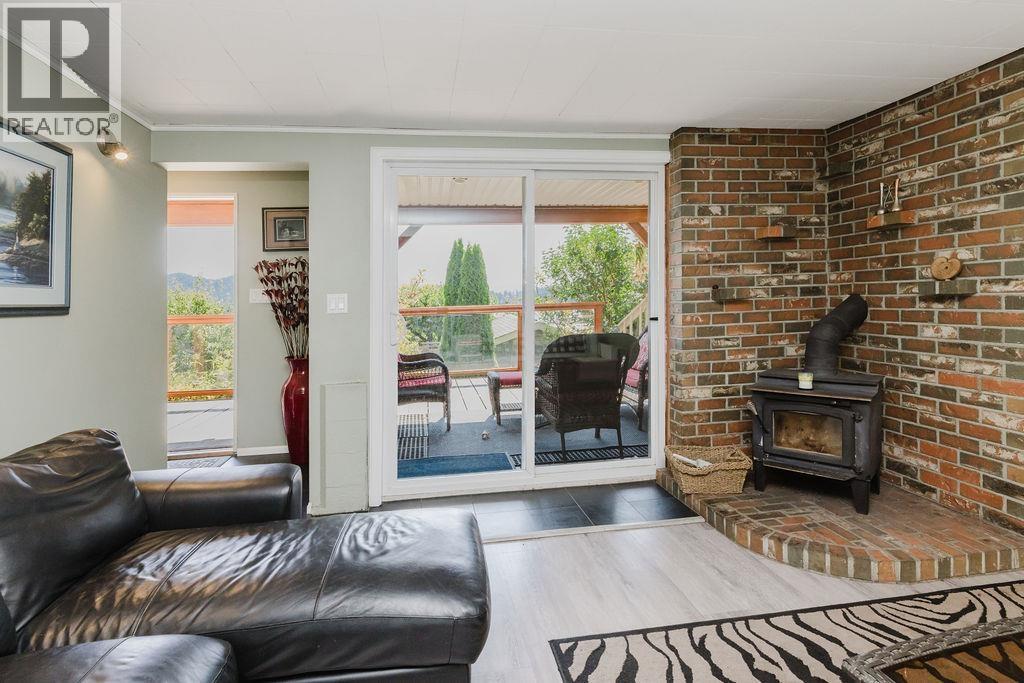 614 GLEN ROAD, Gibsons