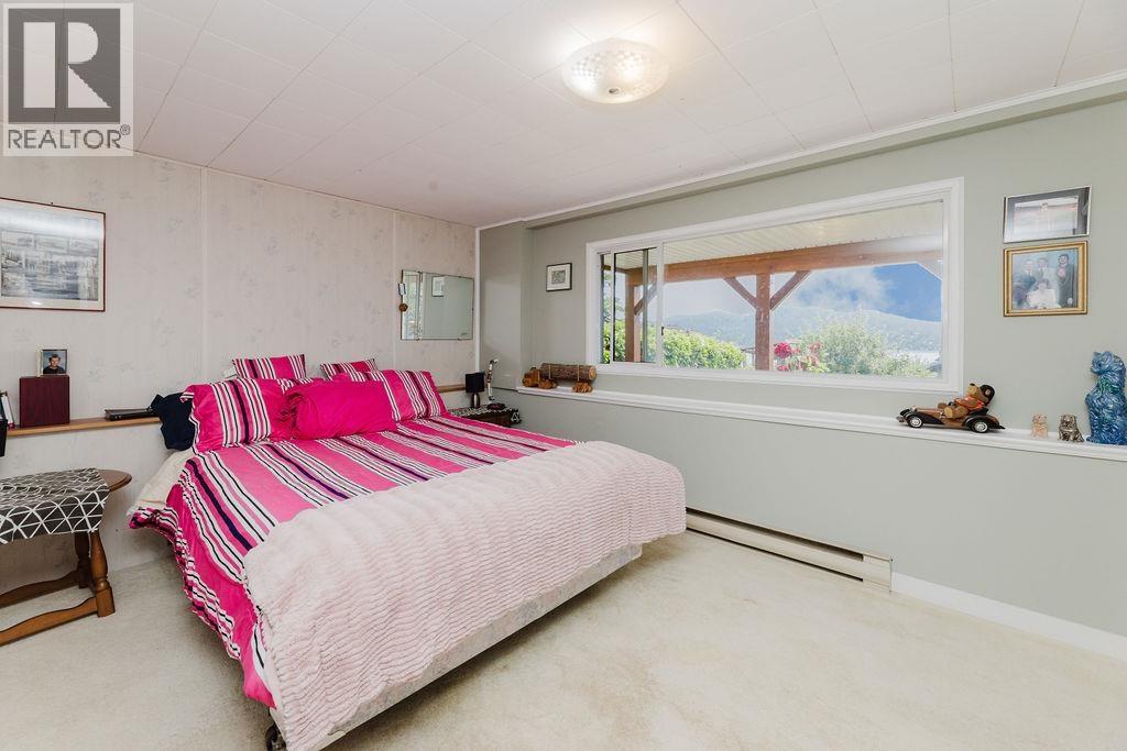 614 GLEN ROAD, Gibsons