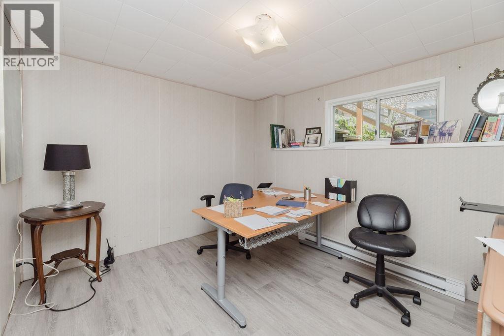 614 GLEN ROAD, Gibsons