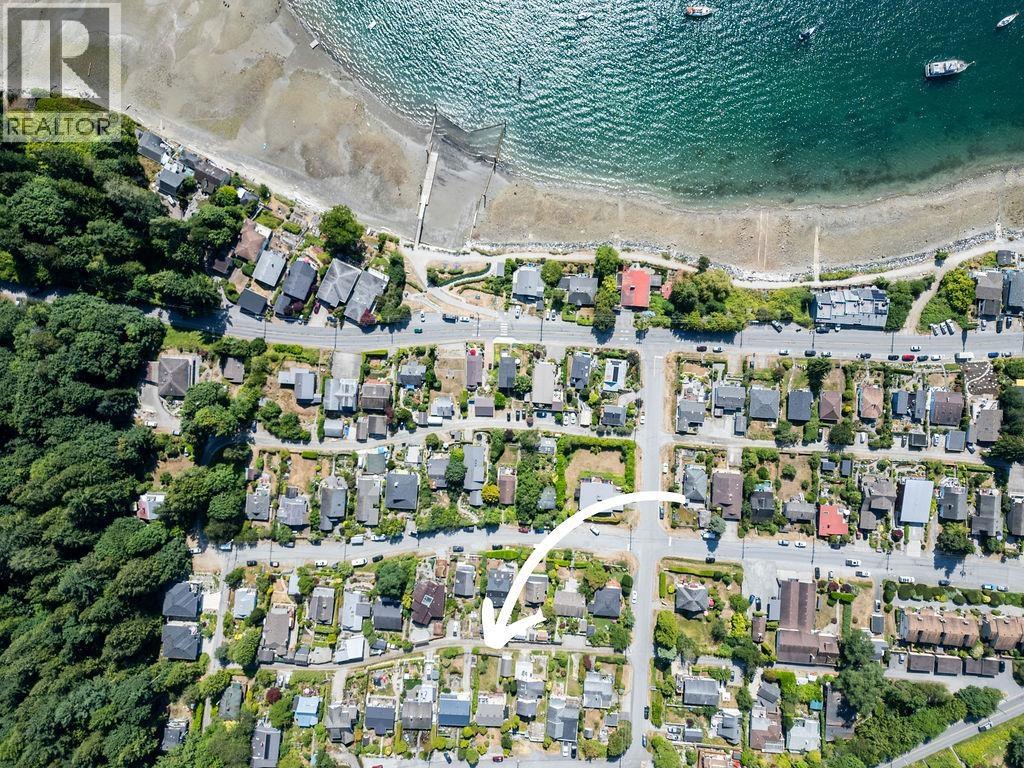 614 GLEN ROAD, Gibsons