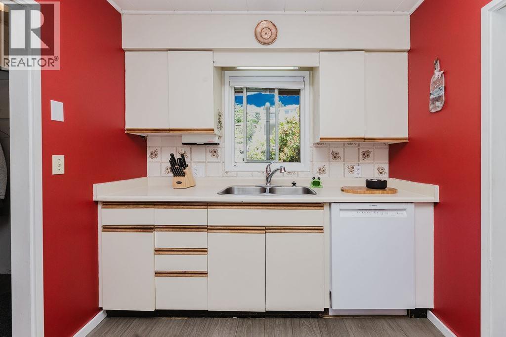 614 GLEN ROAD, Gibsons