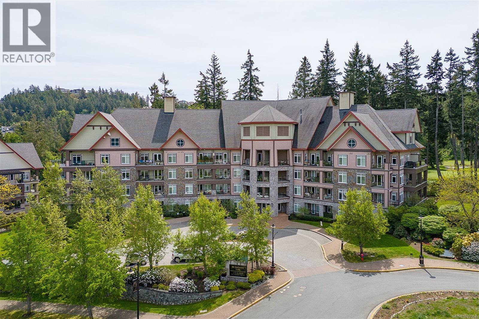 210/212 1395 Bear Mountain Parkway, Langford