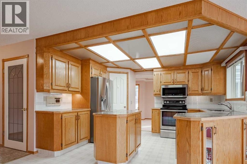 301 Riverview Green, Cochrane