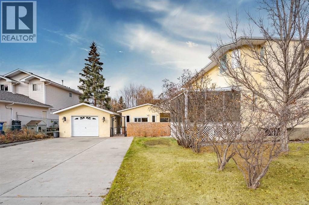 301 Riverview Green, Cochrane