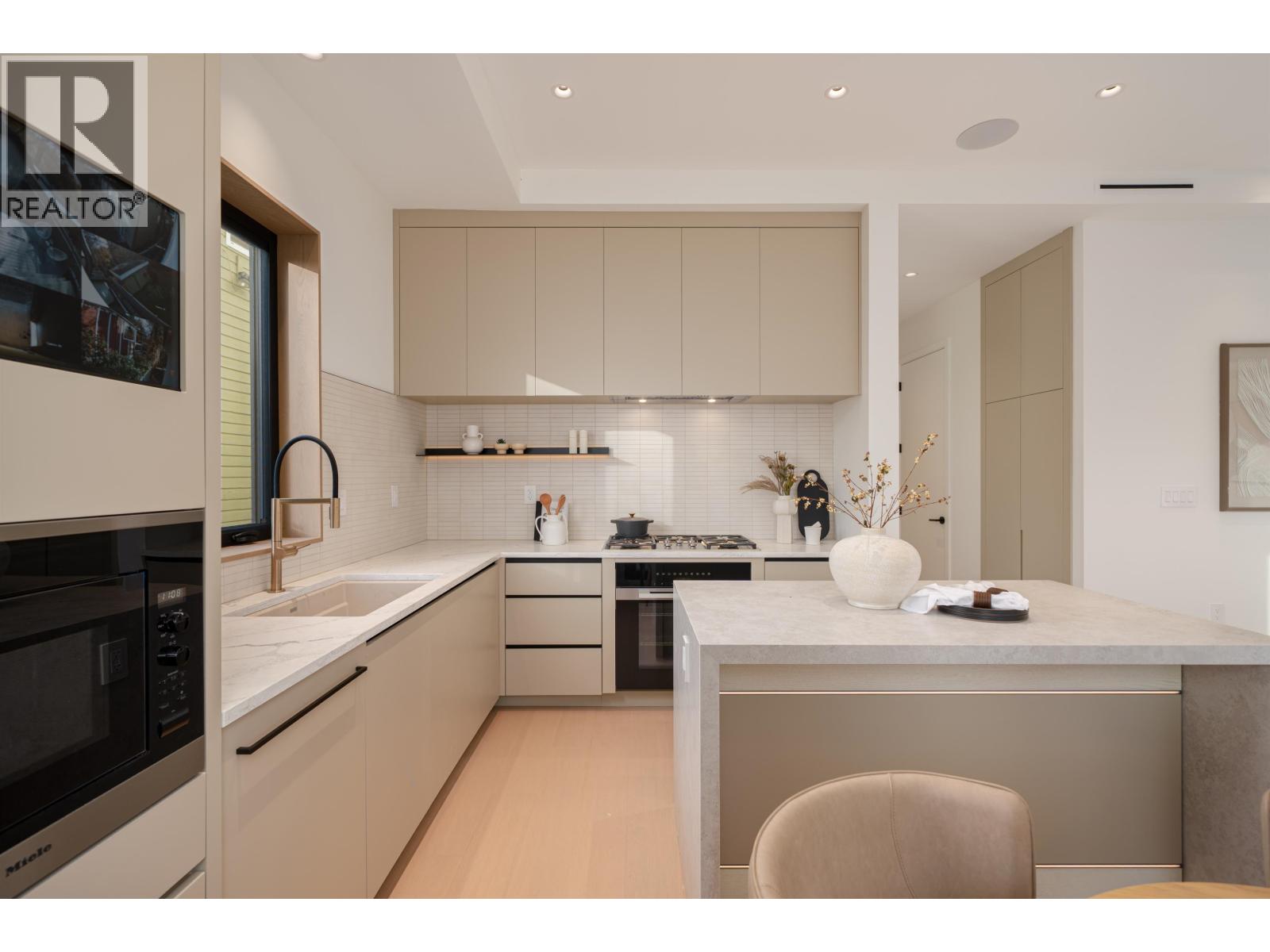 2 4018 W 21ST AVENUE, Vancouver