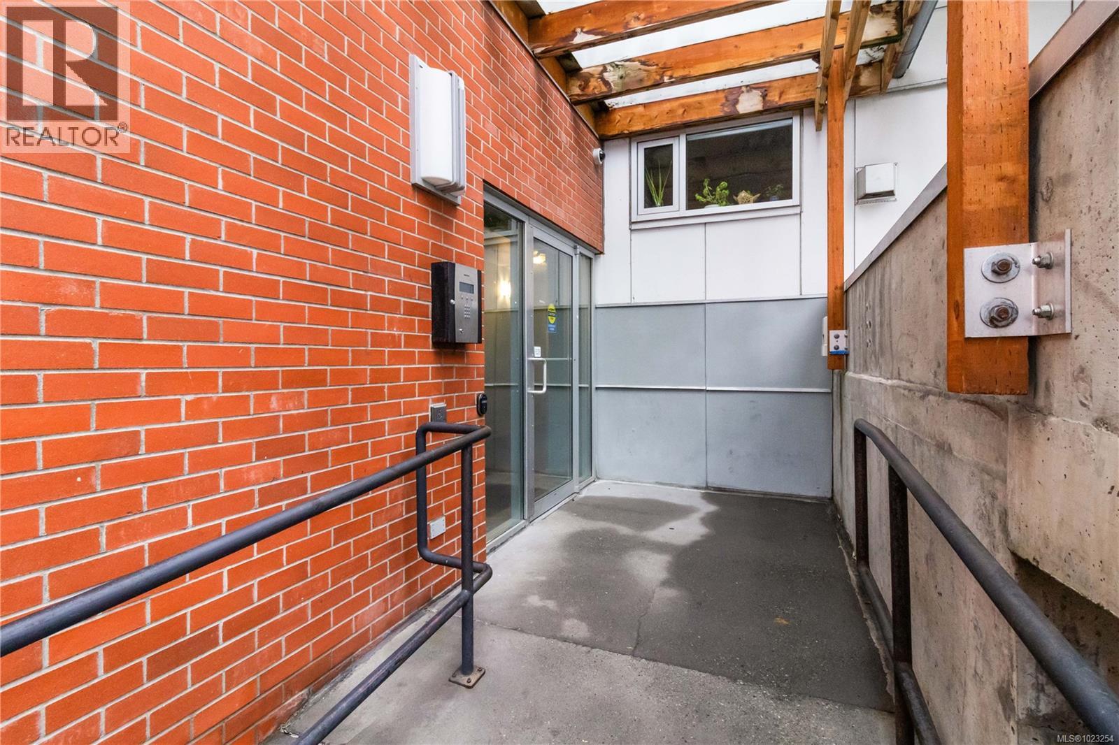 301 932 Johnson Street, Victoria