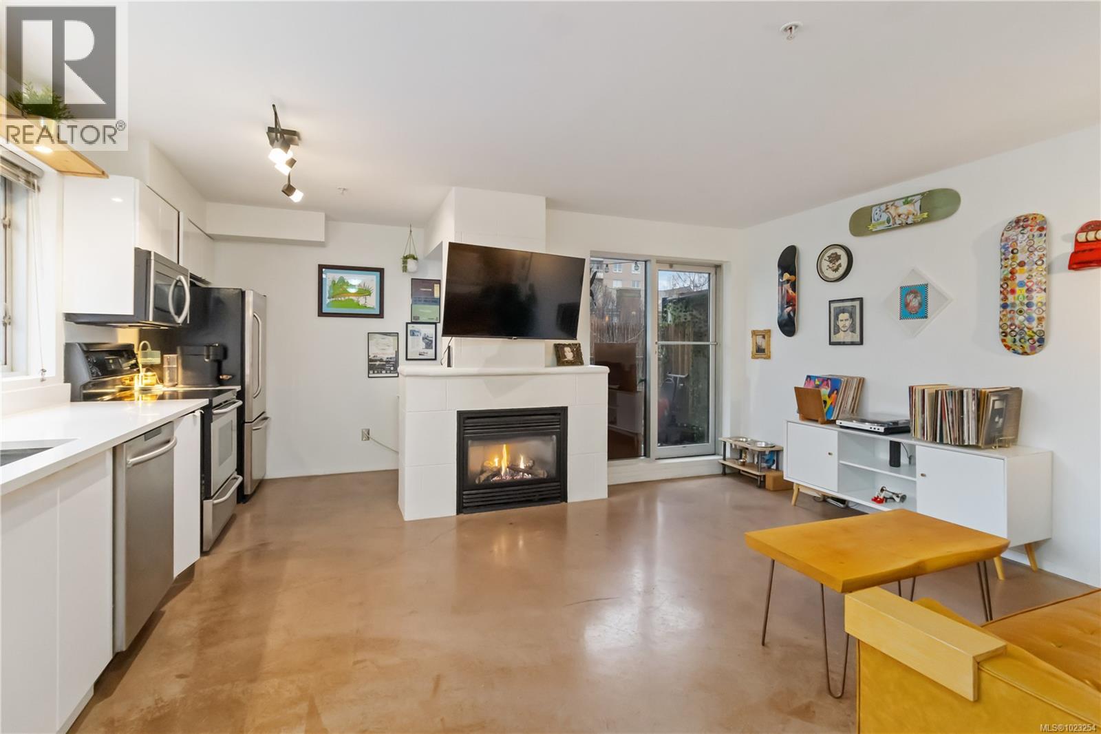 301 932 Johnson Street, Victoria