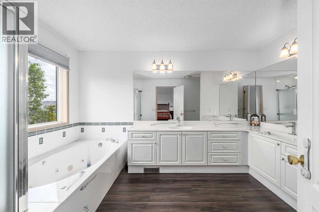 Single Family House for Sale in  Scimitar Bay NW Scenic Acres Calgary 