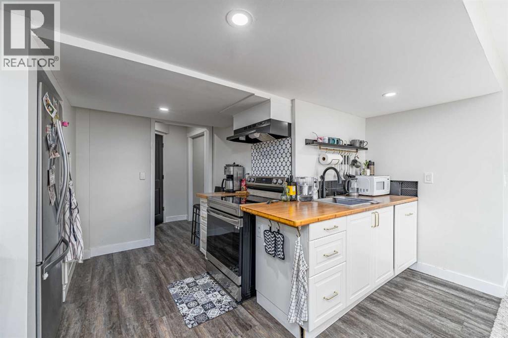 Single Family House for Sale in  Scimitar Bay NW Scenic Acres Calgary 