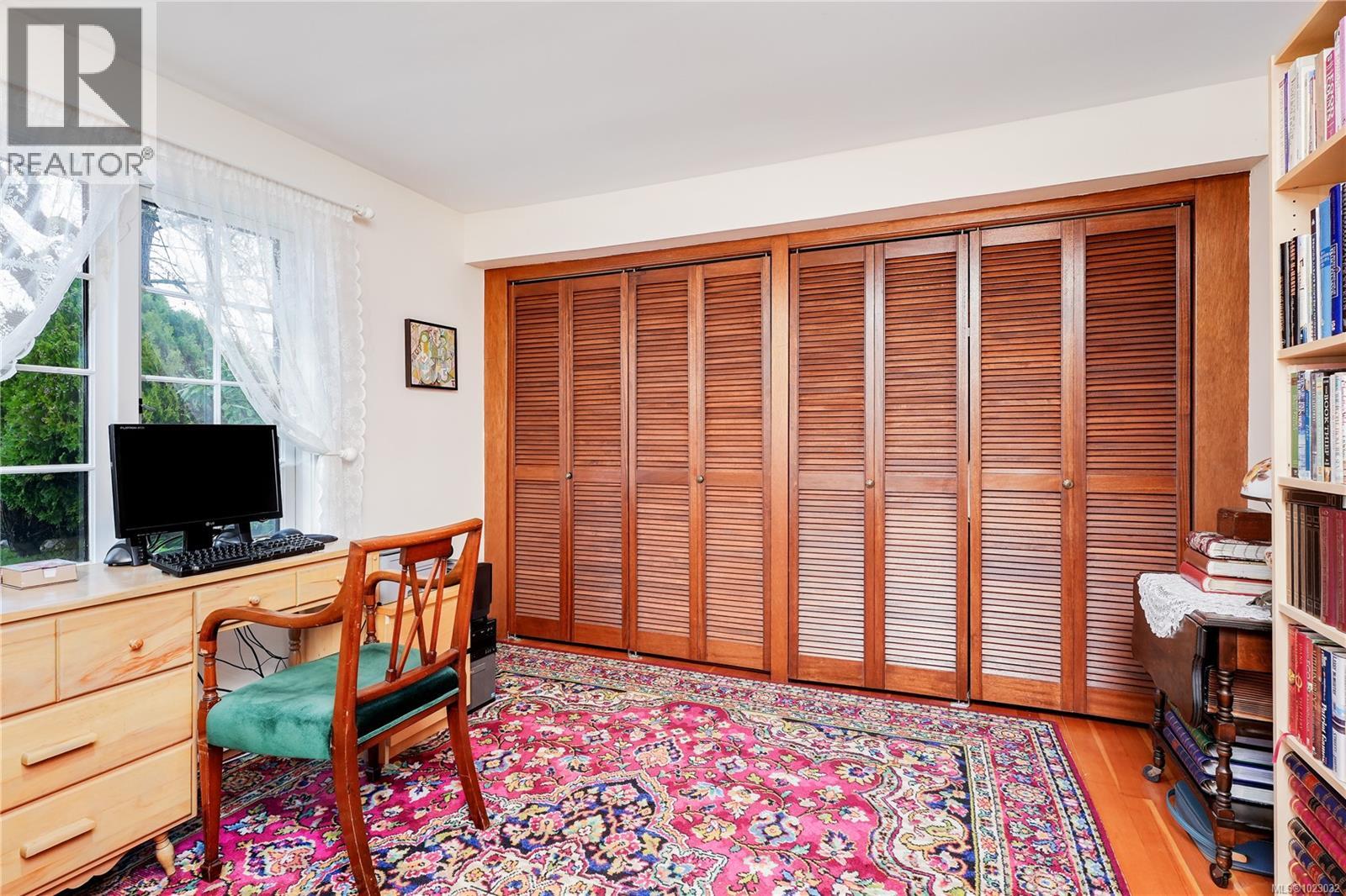  841 MANN Avenue, Saanich