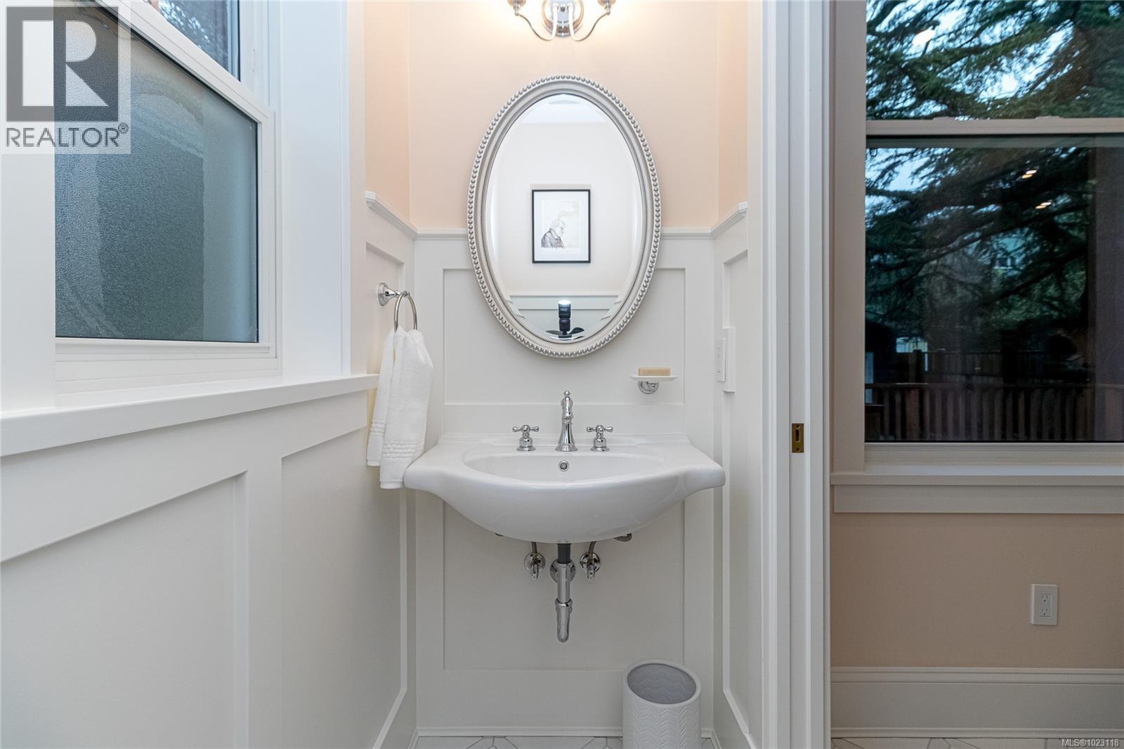  2614 Avebury Avenue, Victoria