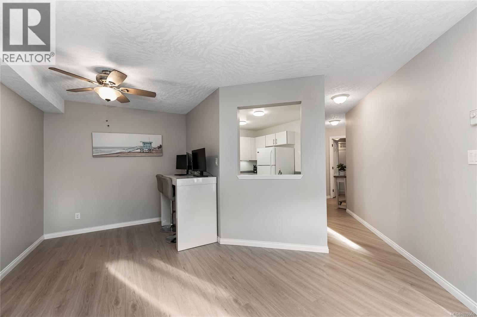 111 3010 Washington Avenue, Victoria