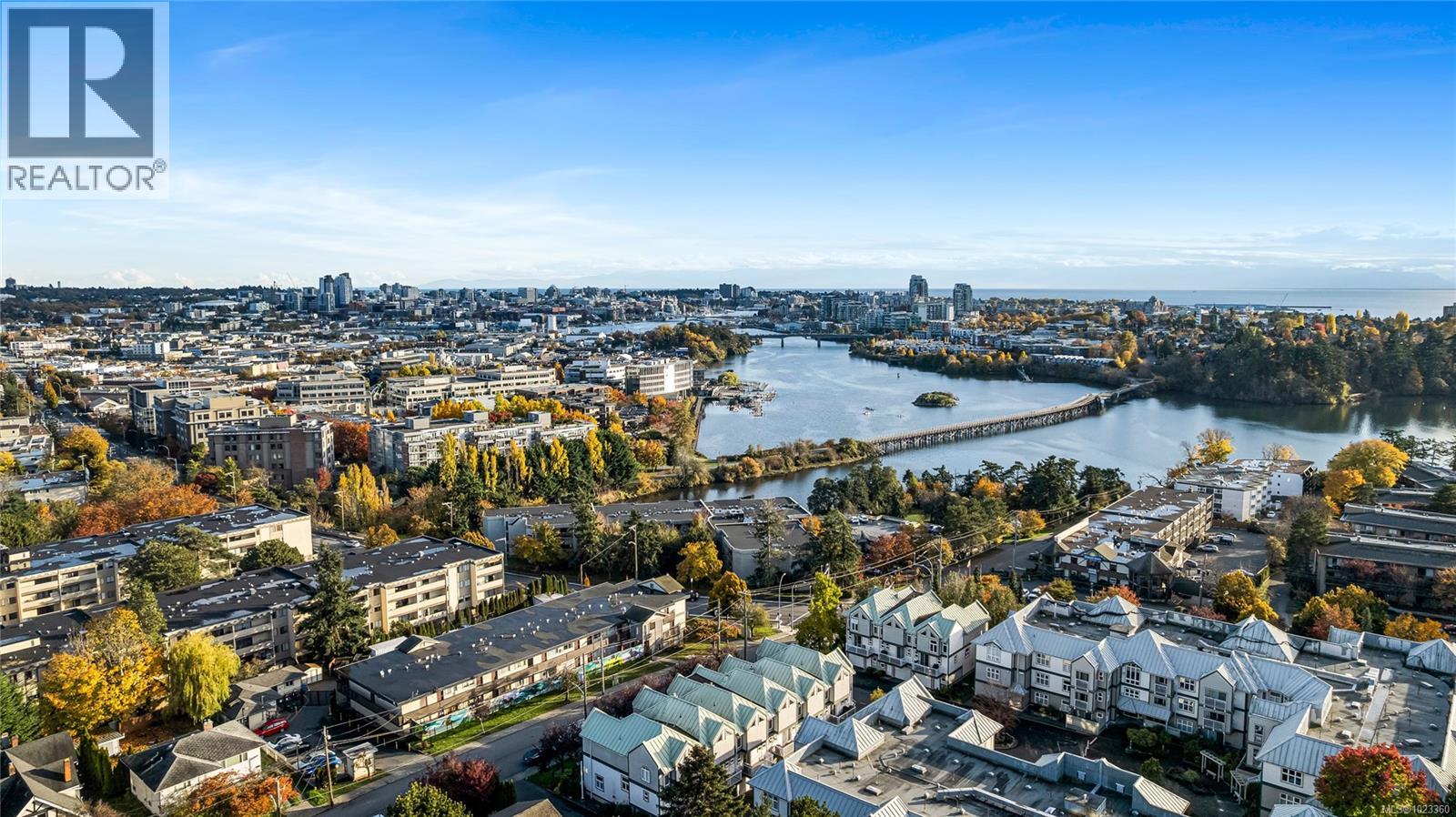 111 3010 Washington Avenue, Victoria